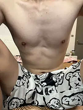 Snapshot of llkiki chatting on April 12, 3:33 am llkiki online show from April 12, 3:33 am