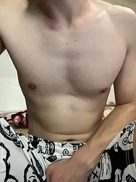 Snapshot of llkiki chatting on April 13, 4:51 am llkiki online show from April 13, 4:51 am