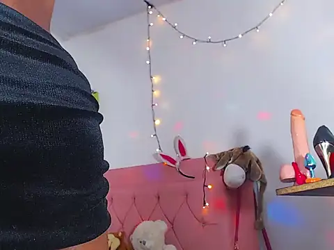 violetaconny online show from March 30, 6:25 am