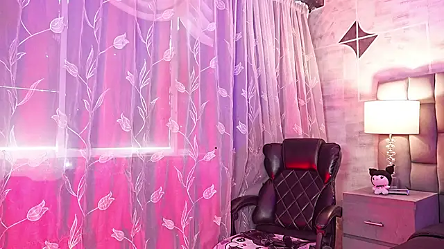 SweetDevil 7 online show from April 12, 9:20 pm