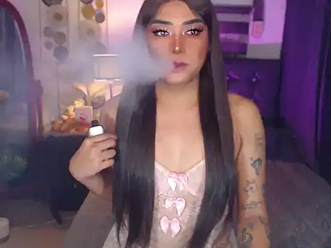 Snapshot of Katezorah chatting on January 31, 7:11 pm Katezorah online show from January 31, 7:11 pm