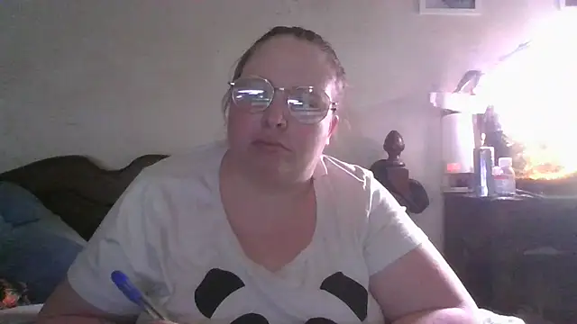 Snapshot of Sarahtjeuh_ chatting on February 22, 11:36 pm Sarahtjeuh online show from February 22, 11:36 pm