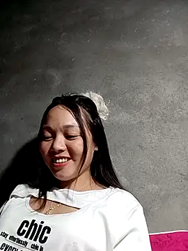 Snapshot of Rose-222 chatting on February 19, 2:24 pm Rose-222 online show from February 19, 2:24 pm