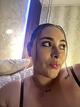 Snapshot of milaocean chatting on February 21, 3:51 am milaocean online show from February 21, 3:51 am