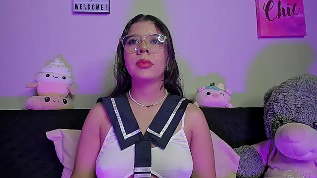 ViolettM online show from March 25, 5:19 pm