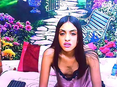Snapshot of IndianPretty14u2Luv chatting on April 17, 9:51 pm IndianPretty14u2Luv online show from April 17, 9:51 pm