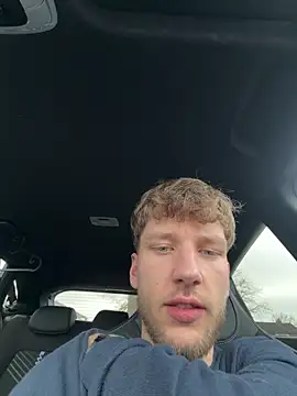 YoungSkinnyBoy20 online show from February 9, 12:53 pm