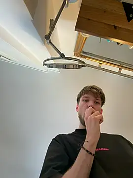 YoungSkinnyBoy20 online show from February 15, 12:25 pm