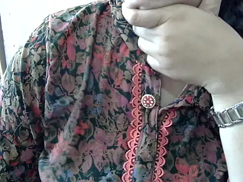 Cute Aliyaa online show from March 28, 10:37 am