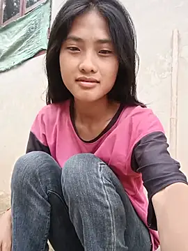 Snapshot of Hoa-tuylip chatting on May 22, 11:21 pm Hoa-tuylip online show from May 22, 11:21 pm