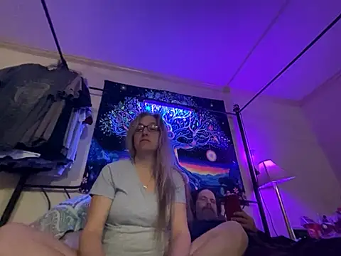 Sunflower0025 online show from April 5, 1:14 am