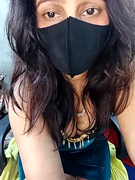 Snapshot of alinaarora chatting on February 1, 2:37 pm alinaarora online show from February 1, 2:37 pm