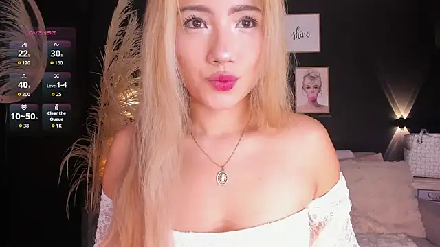 Isa cortes  online show from May 21, 1:29 pm
