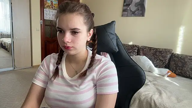 SoftIris  online show from February 3, 11:59 am