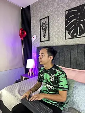 bliinkii and luka  online show from March 29, 1:44 pm