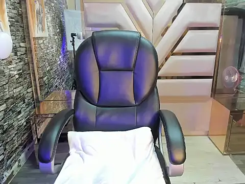 Snapshot of Gerogina_Divaio chatting on February 6, 1:47 pm Gerogina Divaio online show from February 6, 1:47 pm