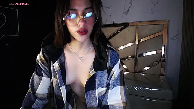 Snapshot of Skaller_james_a chatting on February 4, 12:44 pm Skaller james a online show from February 4, 12:44 pm