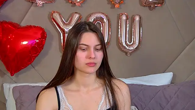 Snapshot of AliceVersal chatting on February 16, 9:38 am AliceVersal online show from February 16, 9:38 am