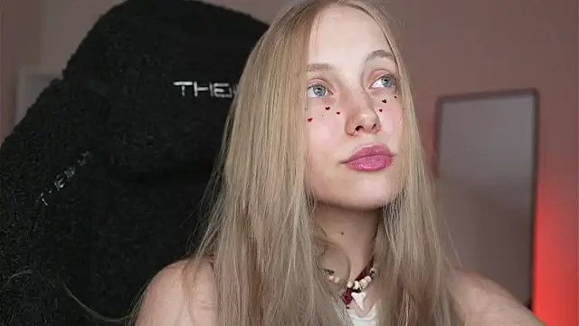 Appr0ved  online show from February 14, 3:09 pm