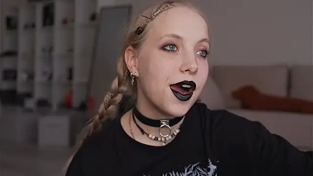 Appr0ved  online show from March 29, 3:12 pm