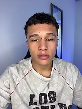 Dominik Souza online show from April 2, 7:55 pm