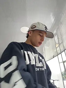 Dominik Souza online show from April 7, 6:52 pm