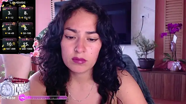 Snapshot of Iris_colette chatting on April 21, 9:17 pm Iris colette online show from April 21, 9:17 pm