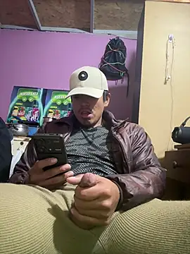 Snapshot of serranoandre chatting on June 14, 2:46 am serranoandre online show from June 14, 2:46 am