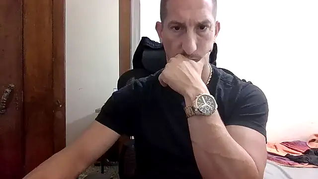 Snapshot of Daniiiel13 chatting on June 6, 9:41 pm Daniiiel13 online show from June 6, 9:41 pm