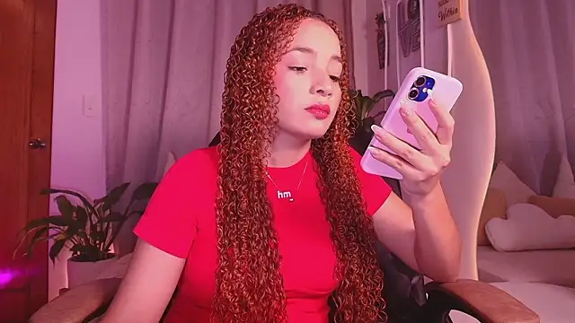 Snapshot of _lindapynk_ chatting on February 15, 12:40 am lindapynk online show from February 15, 12:40 am