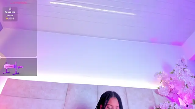 Snapshot of IsabelaRoman chatting on April 9, 8:25 pm IsabelaRoman online show from April 9, 8:25 pm