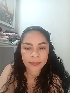 luna pinky online show from April 13, 4:12 pm