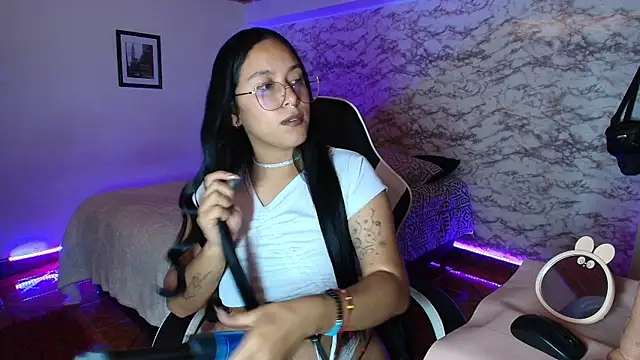 Snapshot of Camila_IRoose chatting on March 19, 9:08 pm Camila IRoose online show from March 19, 9:08 pm