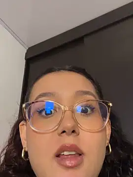 kittysophie  online show from February 1, 11:03 pm