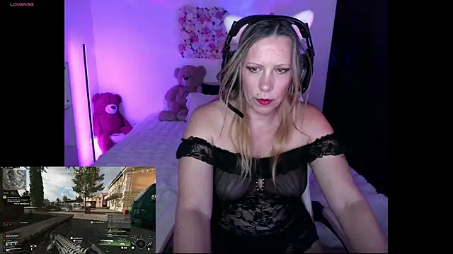 Snapshot of ArchangelTheFrancaise chatting on April 23, 9:17 pm ArchangelTheFrancaise online show from April 23, 9:17 pm
