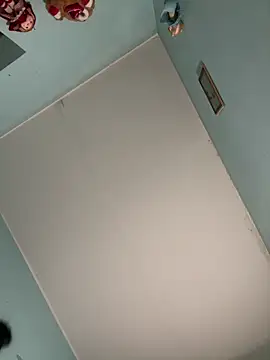 Aloyenita online show from February 4, 1:39 pm