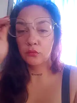 Snapshot of kuramaqueen chatting on February 3, 9:53 pm kuramaqueen online show from February 3, 9:53 pm