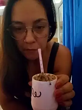 Snapshot of kuramaqueen chatting on February 10, 6:39 am kuramaqueen online show from February 10, 6:39 am