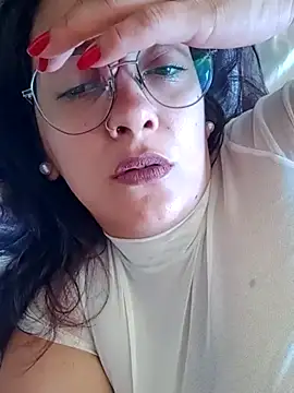 Snapshot of kuramaqueen chatting on February 17, 5:52 pm kuramaqueen online show from February 17, 5:52 pm