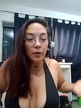 Snapshot of kuramaqueen chatting on March 2, 5:08 am kuramaqueen online show from March 2, 5:08 am