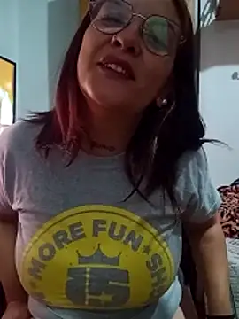 kuramaqueen online show from June 3, 2:47 am