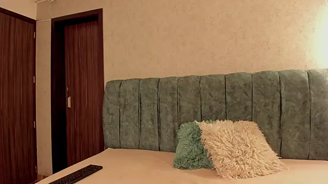 Snapshot of Aleera_Walton chatting on March 20, 7:08 pm Aleera Walton online show from March 20, 7:08 pm