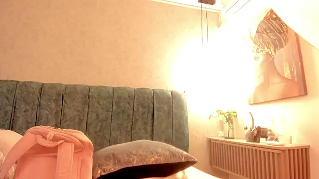 Snapshot of Aleera_Walton chatting on April 11, 9:08 pm Aleera Walton online show from April 11, 9:08 pm