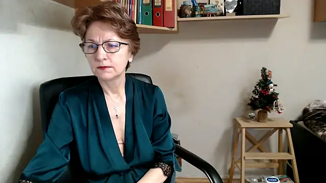 katemodel online show from January 6, 7:01 am