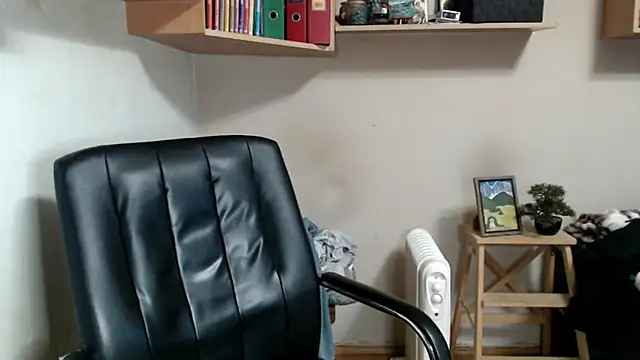 katemodel online show from March 13, 8:21 am