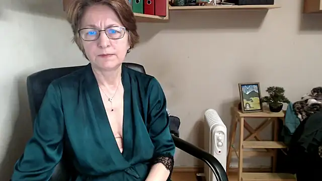 katemodel online show from March 16, 7:12 am