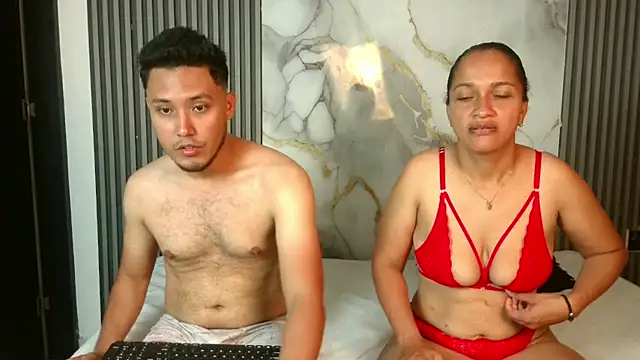 LunandCarlos online show from February 20, 2:28 pm