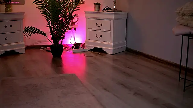 Snapshot of KassidyVibe chatting on February 10, 10:52 am KassidyVibe online show from February 10, 10:52 am