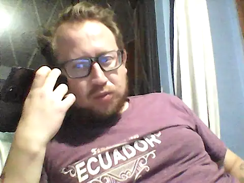 Snapshot of Ecuhot8976 chatting on June 28, 3:45 am Ecuhot8976 online show from June 28, 3:45 am