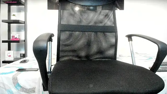 Snapshot of milo_cruz_ chatting on April 4, 5:06 am milo cruz online show from April 4, 5:06 am